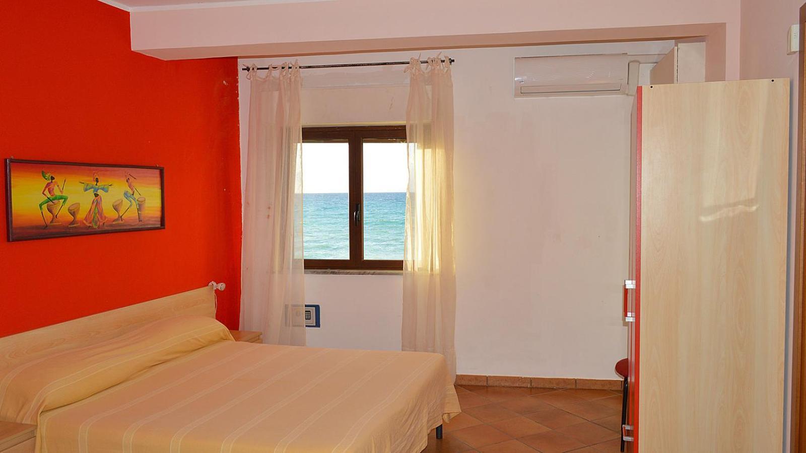 Splash'S Rooms Spadafora Zewnętrze zdjęcie