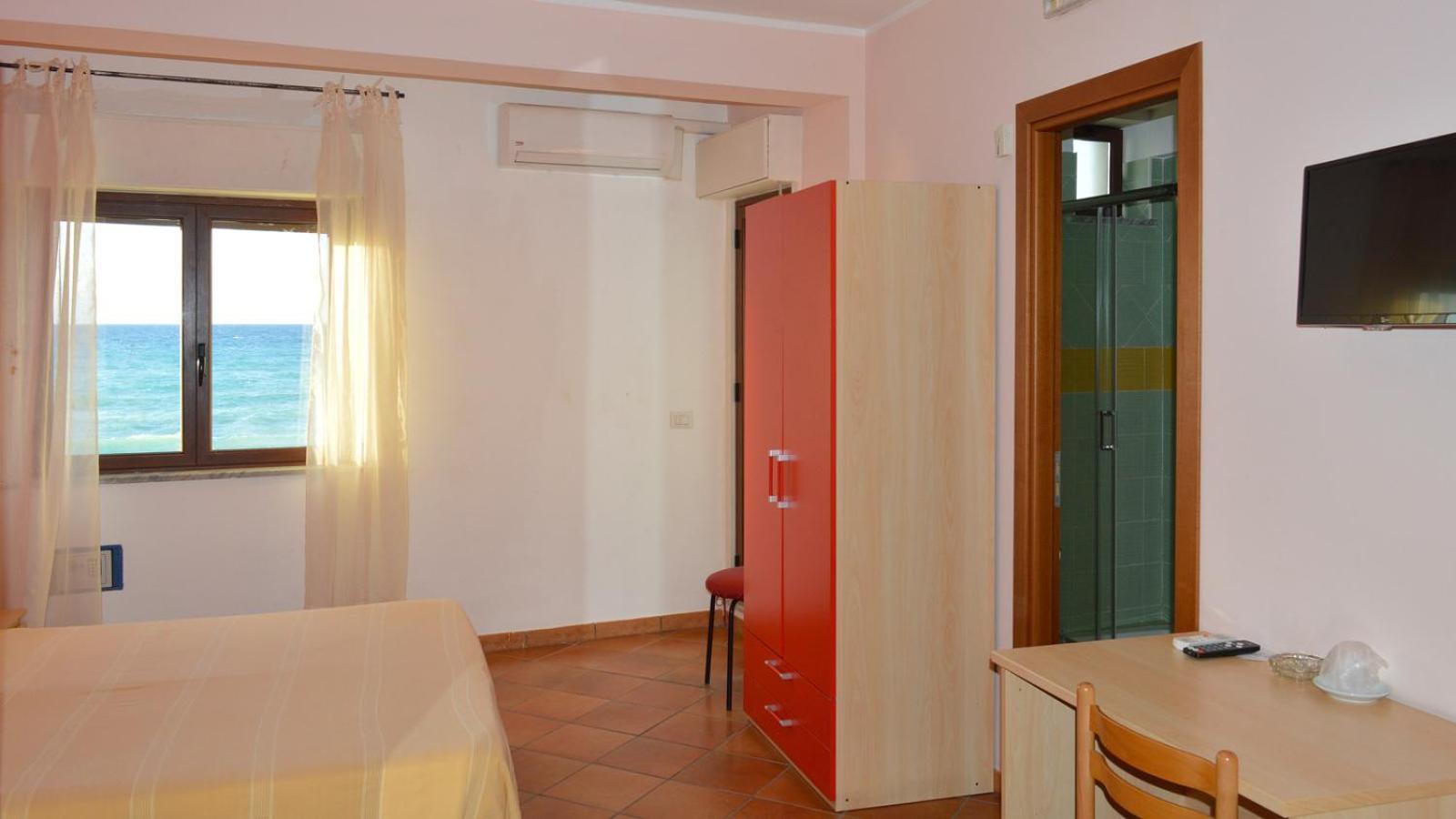 Splash'S Rooms Spadafora Zewnętrze zdjęcie